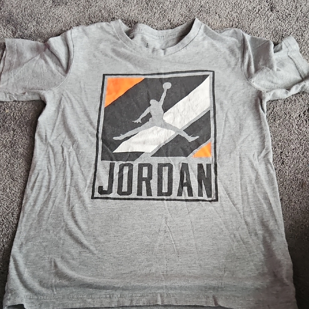 Jordan Gray‎ Tee with Iconic Logo